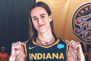 印第安纳狂热选中爱荷华大学球星凯特琳-克拉克成为2024年WNBA状元