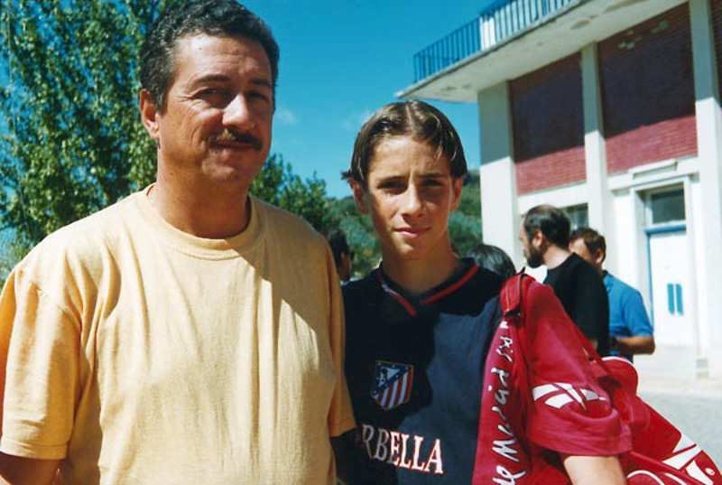 R.I.P.托雷斯父親在馬德里去世，金童曾是雷斯里去“金童”的足球啟蒙
