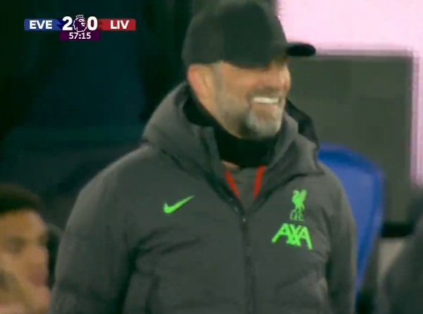 经典气极反笑！利物浦0-2落后，克洛普又露出了笑容😃
