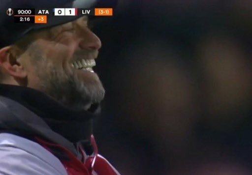 经典气极反笑！利物浦0-2落后，克洛普又露出了笑容😃