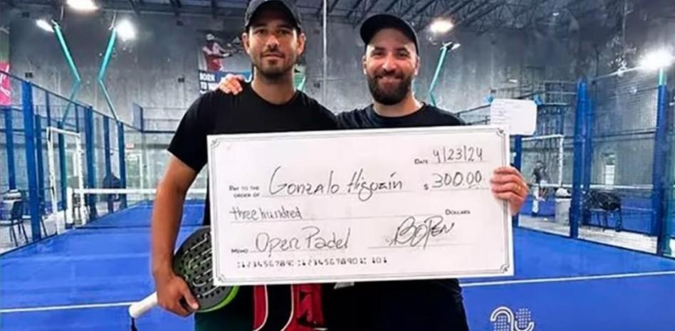 运动基因！伊瓜因参加板网球比赛 赢得双打冠军 奖金300美元