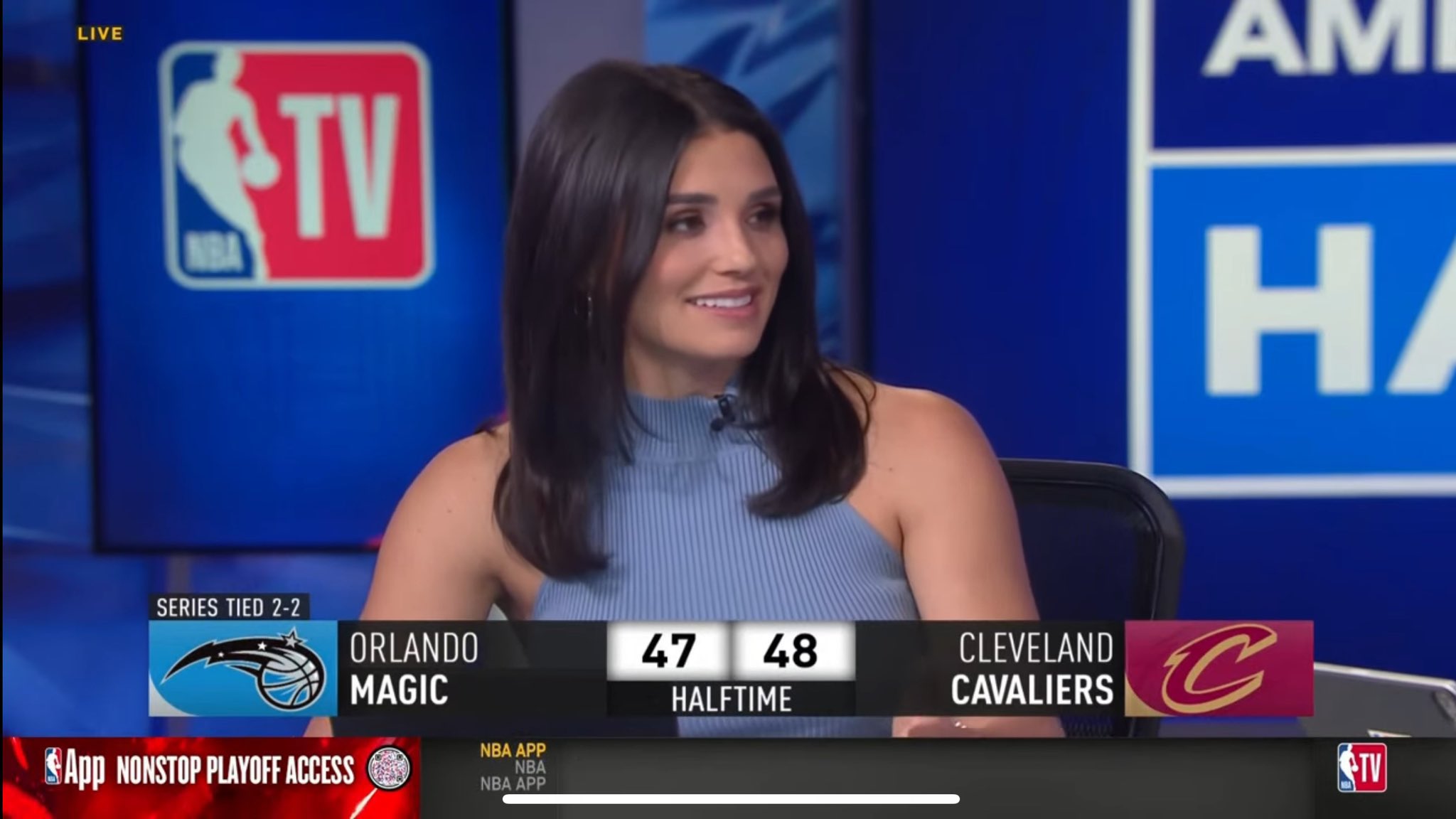 😍黄蜂美女主持亮相NBATV 惊艳一众球迷：这不比比赛好看？