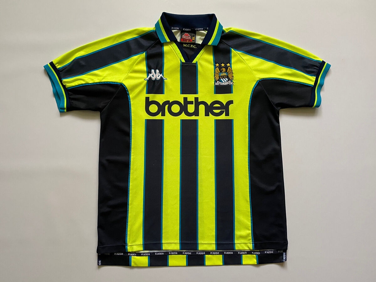 曼城下赛季客场球衣谍照，设计灵感来自1998-99赛季的客场球衣
