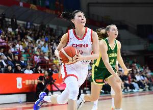 中国女篮热身赛惜败澳大利亚 队长受伤潘臻琦失绝杀机会