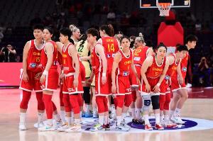 中国女篮准备出征奥运，经历热身赛的坎坷之路