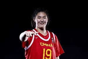 17岁张子宇砍42分，中国女篮U18亚洲杯屈居亚军