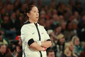 中国女篮遭遇澳大利亚大败热身赛