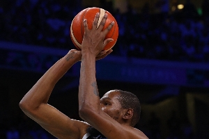 杜兰特领衔美国男篮大胜塞尔维亚 里尔奥运会引爆篮球热情