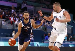 Stephen Curry：美国男篮战胜塞尔维亚取得开门红