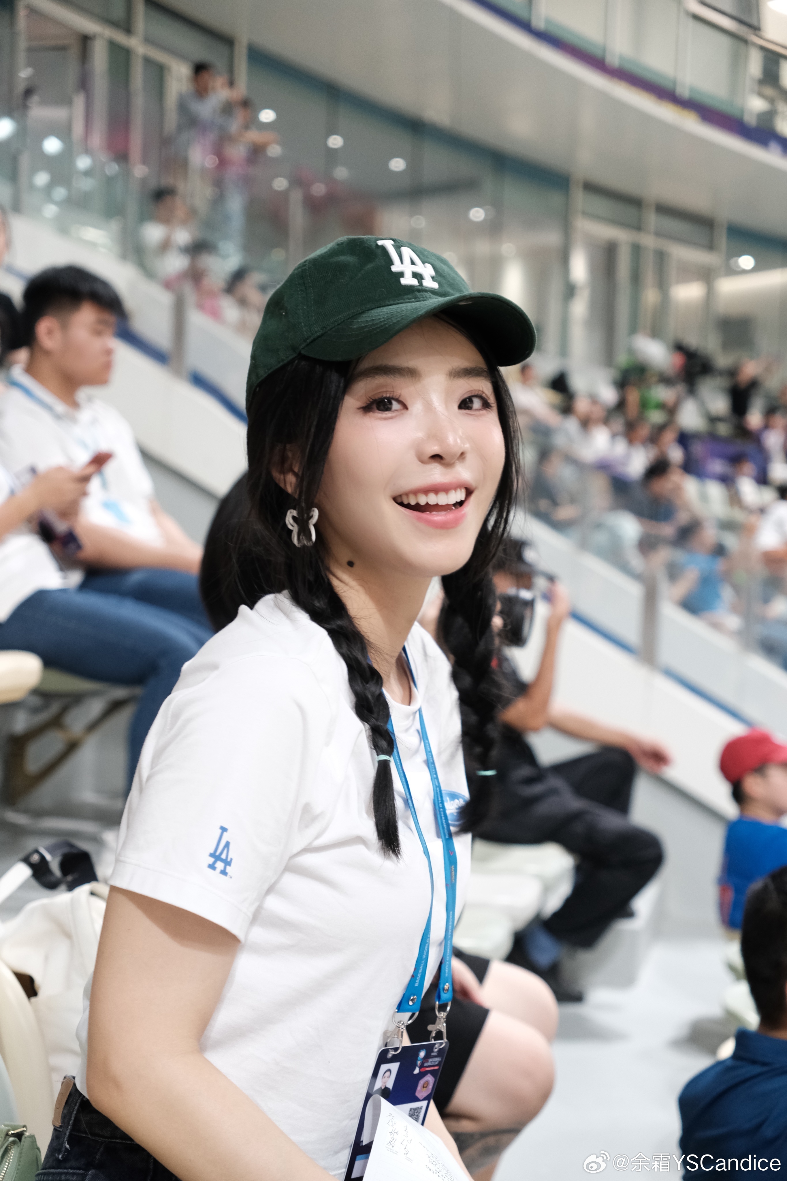 少女霜！余霜分享U23棒球世界杯观赛照：中国队⚾逆转太帅啦！