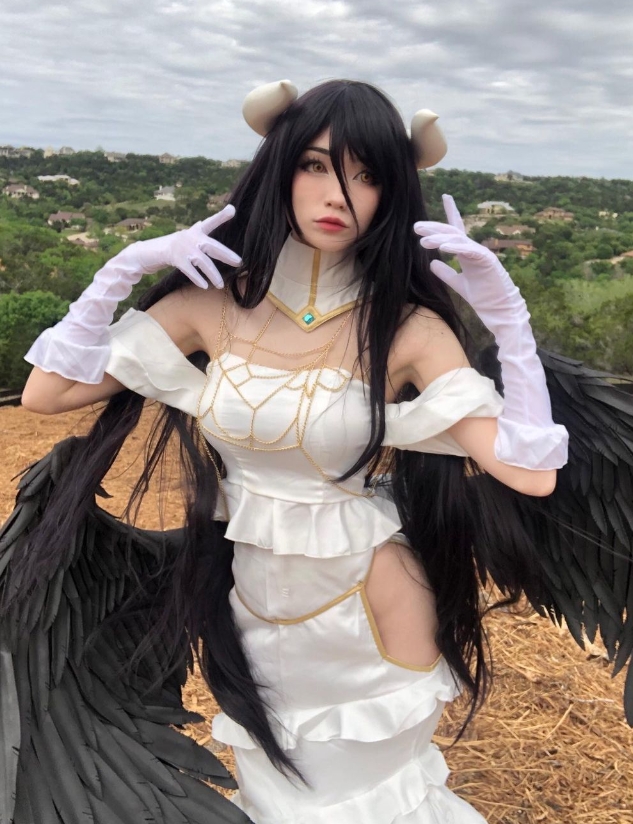 点开前没想过这么炸裂！世界顶级coser emiru作品分享：完美body 极致妆造