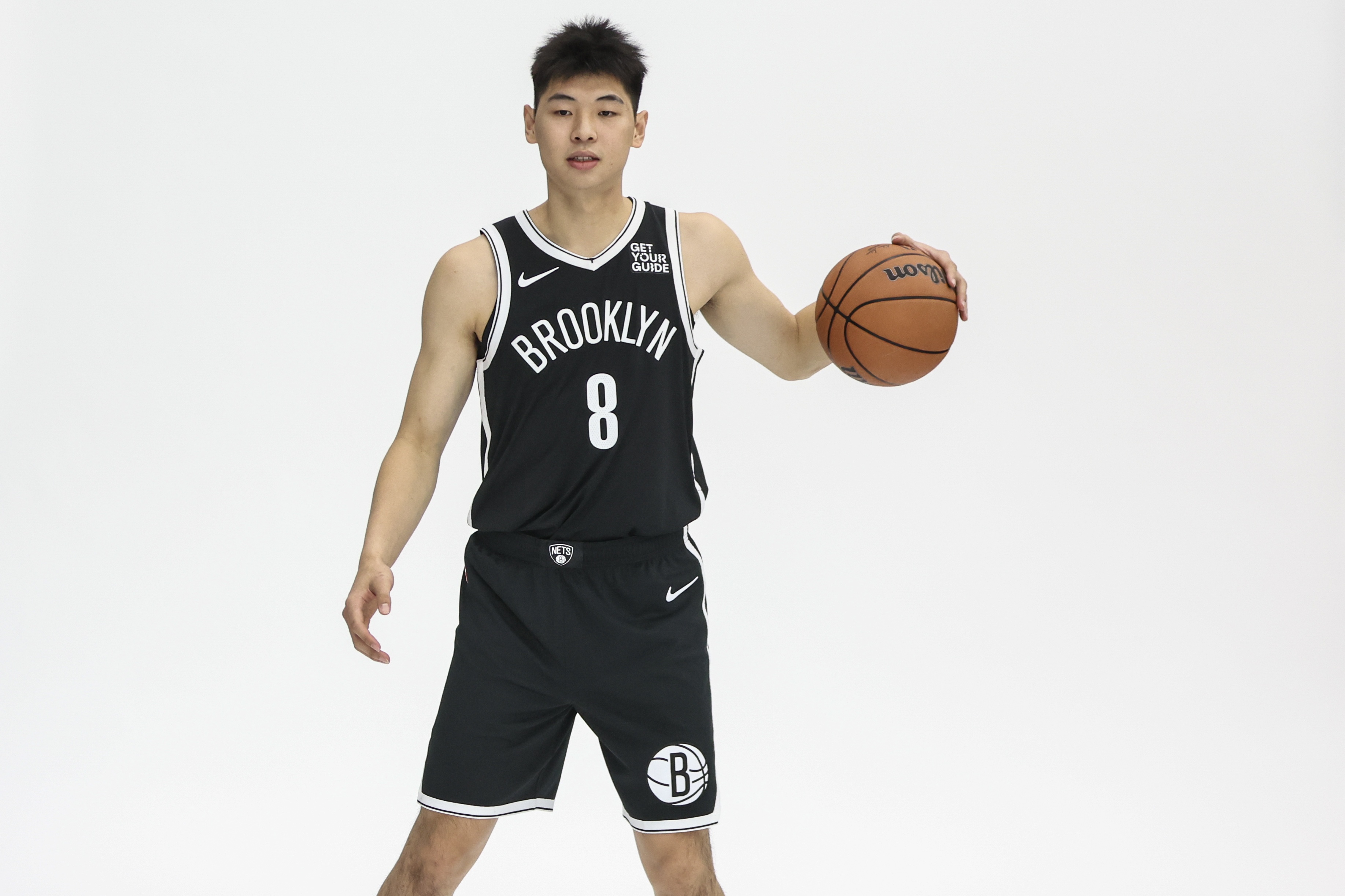 新京报：即将迎来NBA季前赛首秀 崔永熙的挑战刚刚开始