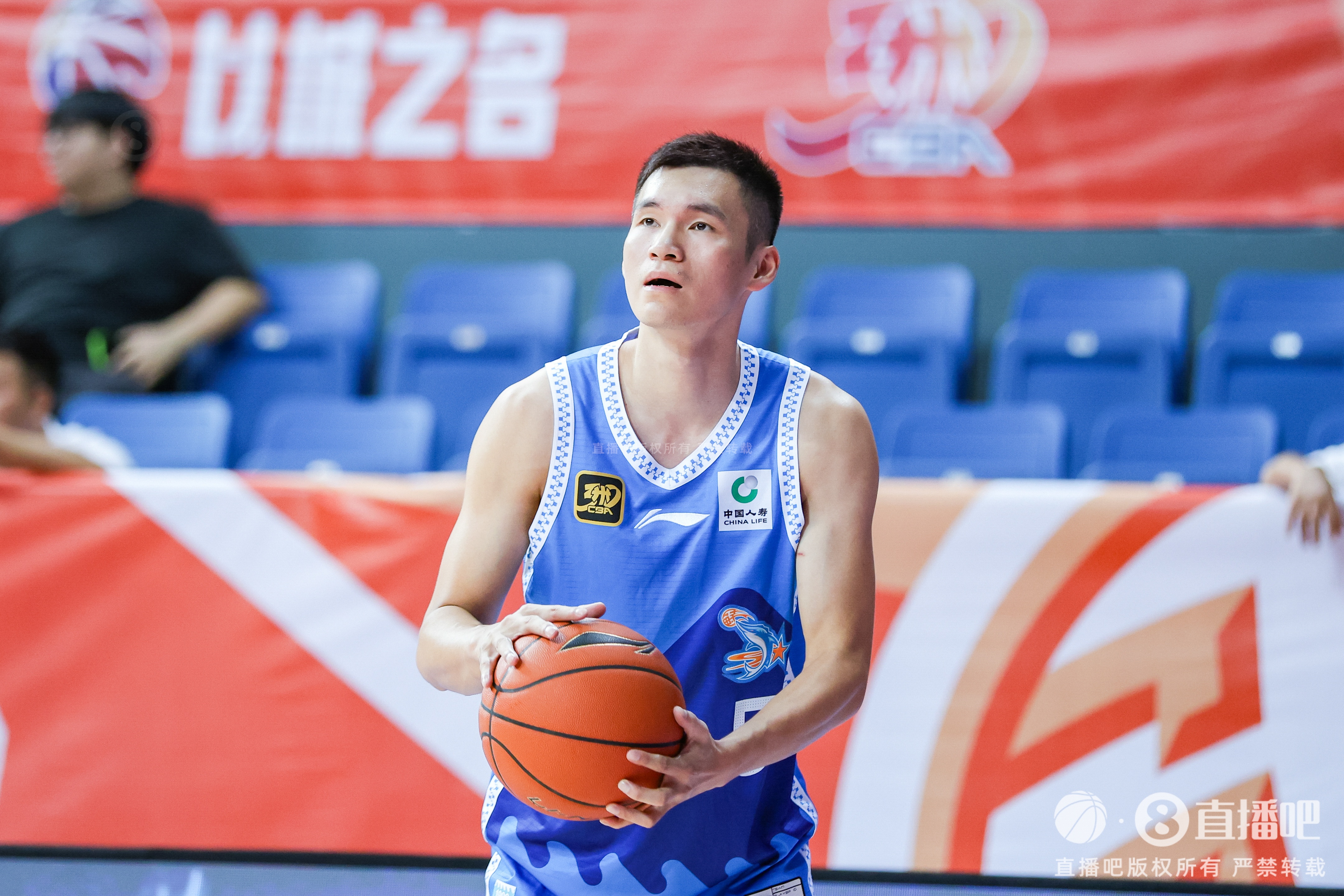[CBA]媒体人：李江淮和福建男篮续约 大胆猜测将是球员+助教的身份(图1)