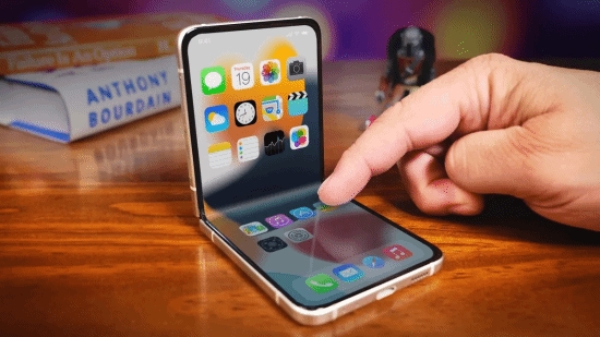 曝苹果折叠iPhone进入开发阶段！屏幕制造商定了