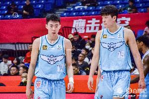 CBA季后赛:青岛男篮108比110不敌广厦,系列赛2比2平