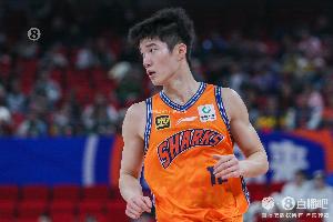 新星闪耀上海男篮后卫线