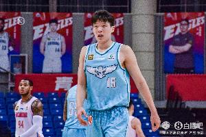 青岛男篮大胜广厦，将大比分扳为1-1