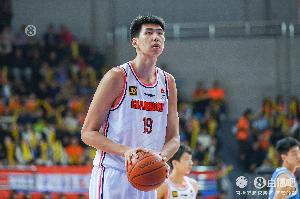 宏远击败浙江，贝兹利和徐昕表现亮眼