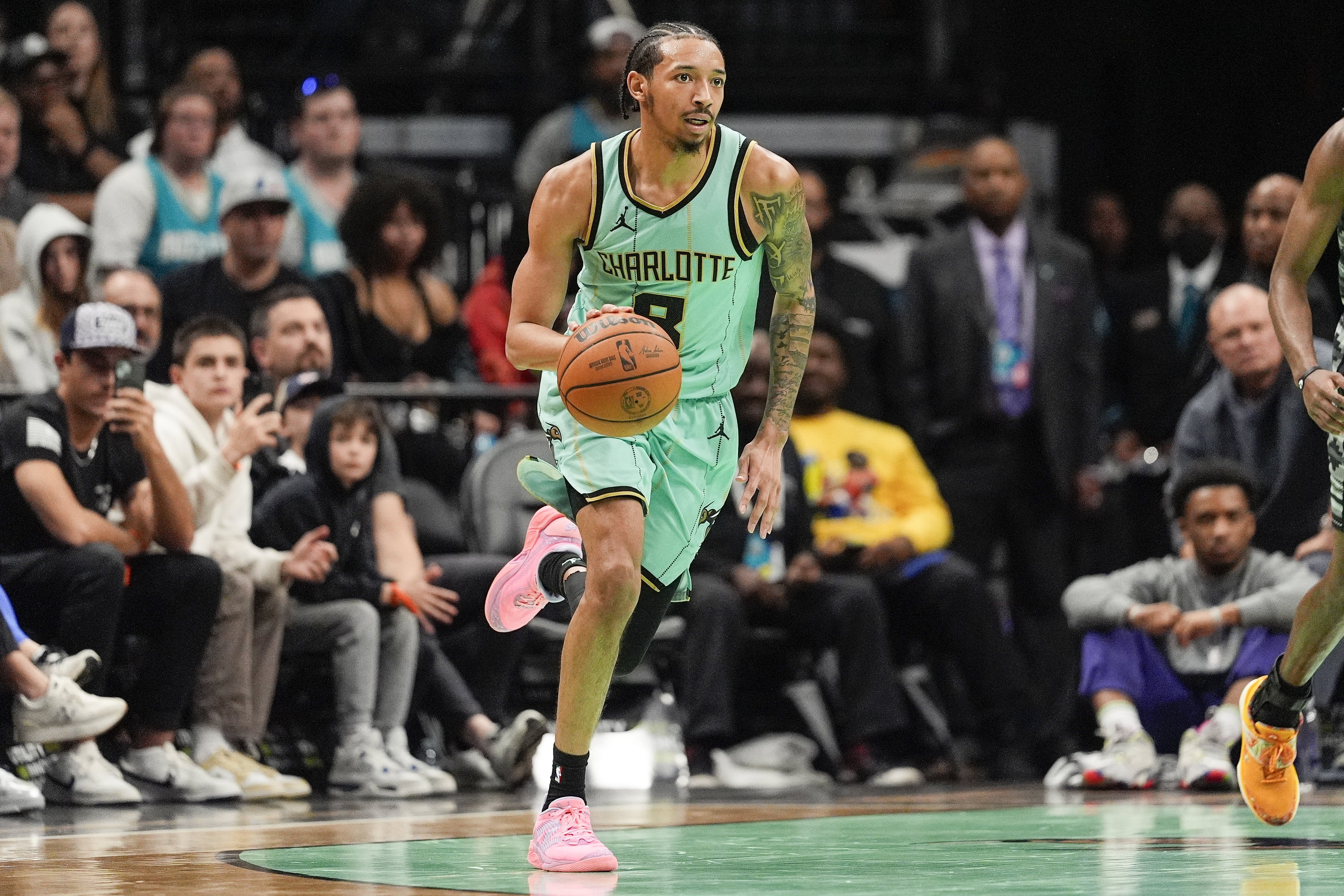 三分射手！美记：湖人、火箭、开拓者、公牛有意小尼克-史密斯