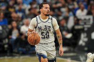 科尔-安东尼谈失利与振作，魔术104-105惜败灰熊