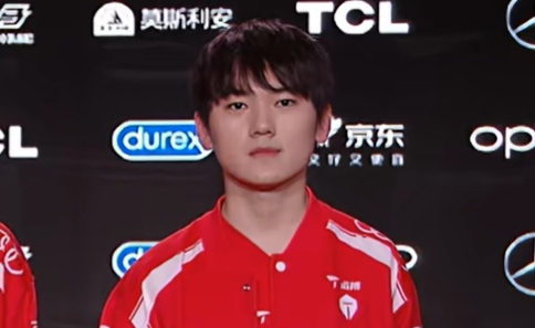 JKL谈第三局一万经济翻盘：没切死我 那一把可能就该我们赢