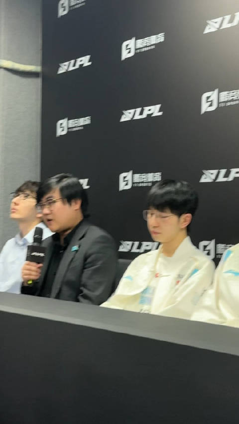 我的🙃BLG教练Maokai：我觉得输 可能是第四把阵容没有选的很好