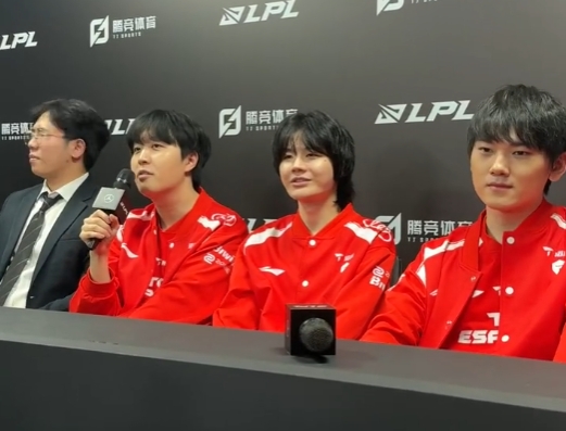 TES选手谈赛前支持率 Crisp:这东西没用,不是谁支持率高谁赢的~