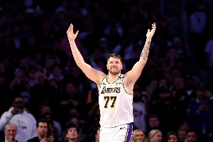 NBA历史上年龄26岁以下砍下至少200次30+的8名球员