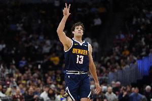 灰熊签下前锋PJ-霍尔，夏季联赛表现抢眼