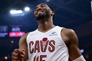 骑士主场击败尼克斯 米切尔发挥出色