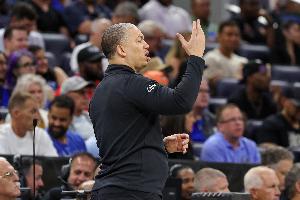 快船迎战独行侠 状态正佳备战季后赛