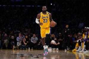 前NBA球员迈克-米勒:詹姆斯比在热火时更加强大