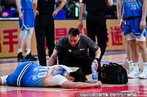 CBA季后赛首轮：新疆击败同曦，赵睿李炎哲受伤离场