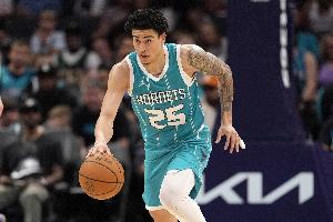 黄蜂新秀恶意犯规致灰熊新秀受伤 遭遇右手腕骨折