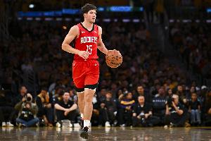 NBA火箭新秀谢泼德表现低迷，赛季成绩并不理想