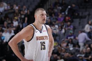 名记比尔-西蒙斯力挺约基奇MVP！