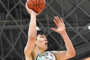 青岛队赛季告别，杨瀚森启程NBA梦想