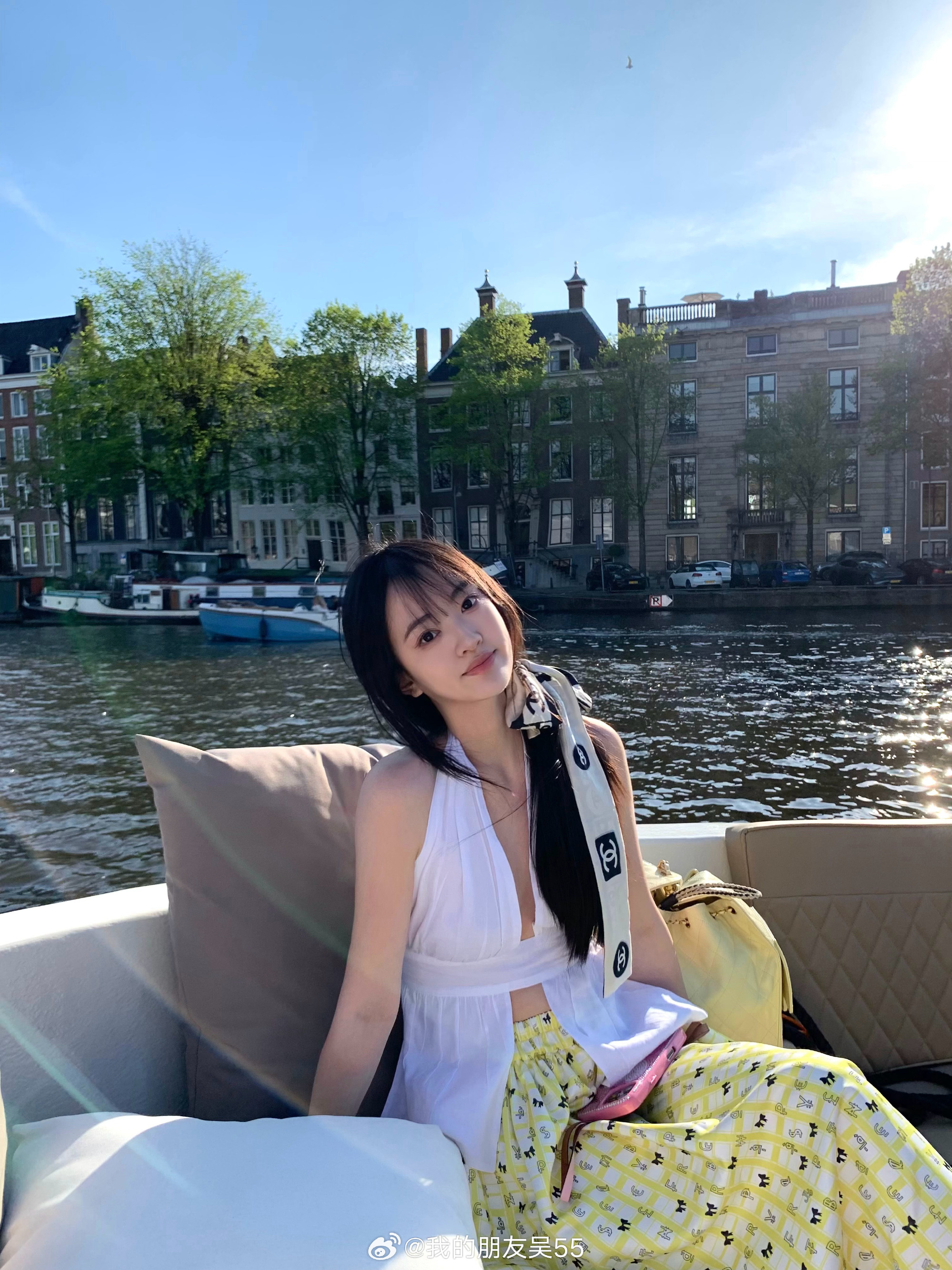 Jackeylove女友吴55晒出整活小贴纸：社媒还透露与JKL恋爱第四年