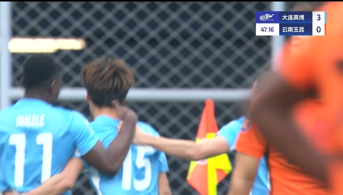太轻松了！23岁刘祝润边路一条龙片叶不沾身，英博3-0领先