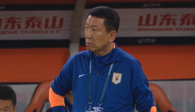 1-6国安、0-1申花、1-1海牛！泰山3轮不胜，场边崔康熙脸色铁青