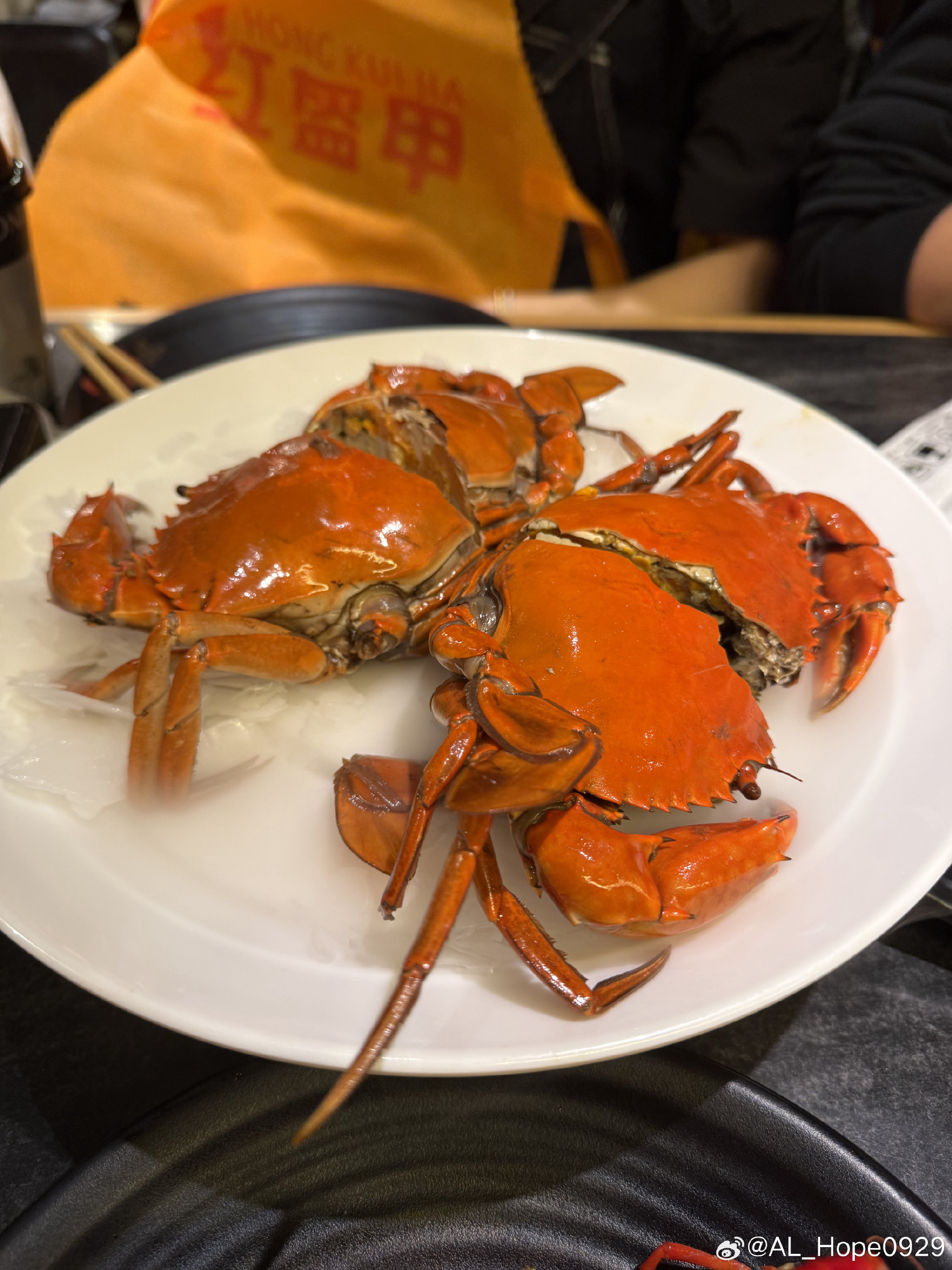 AL下路Hope庆祝2:0战胜TES：夜宵吃上大螃蟹+小龙虾🍜