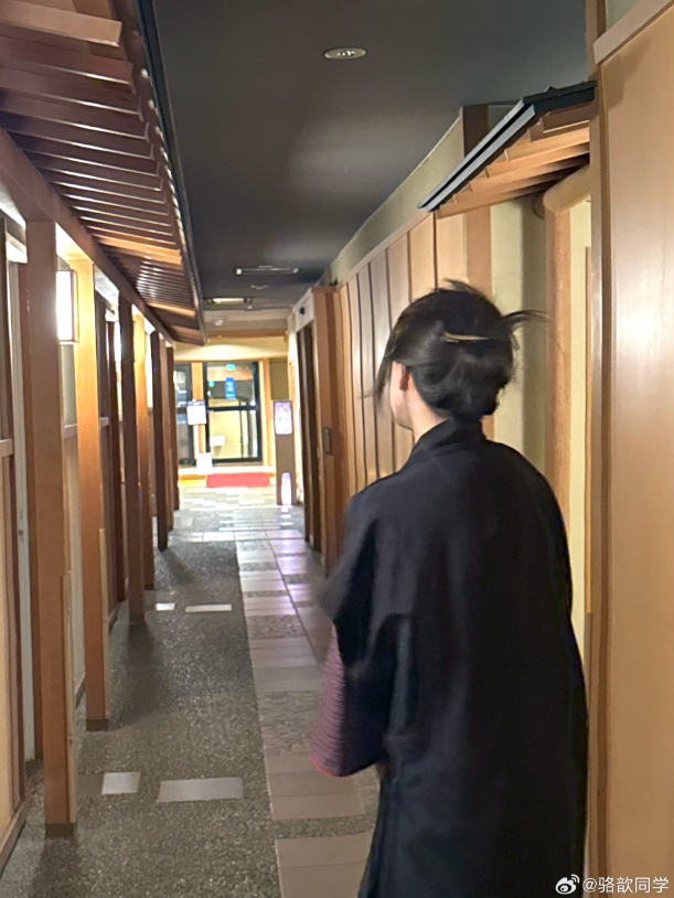 日本人妻的感觉？骆歆晒照：温泉time！巴啦啦能量重置