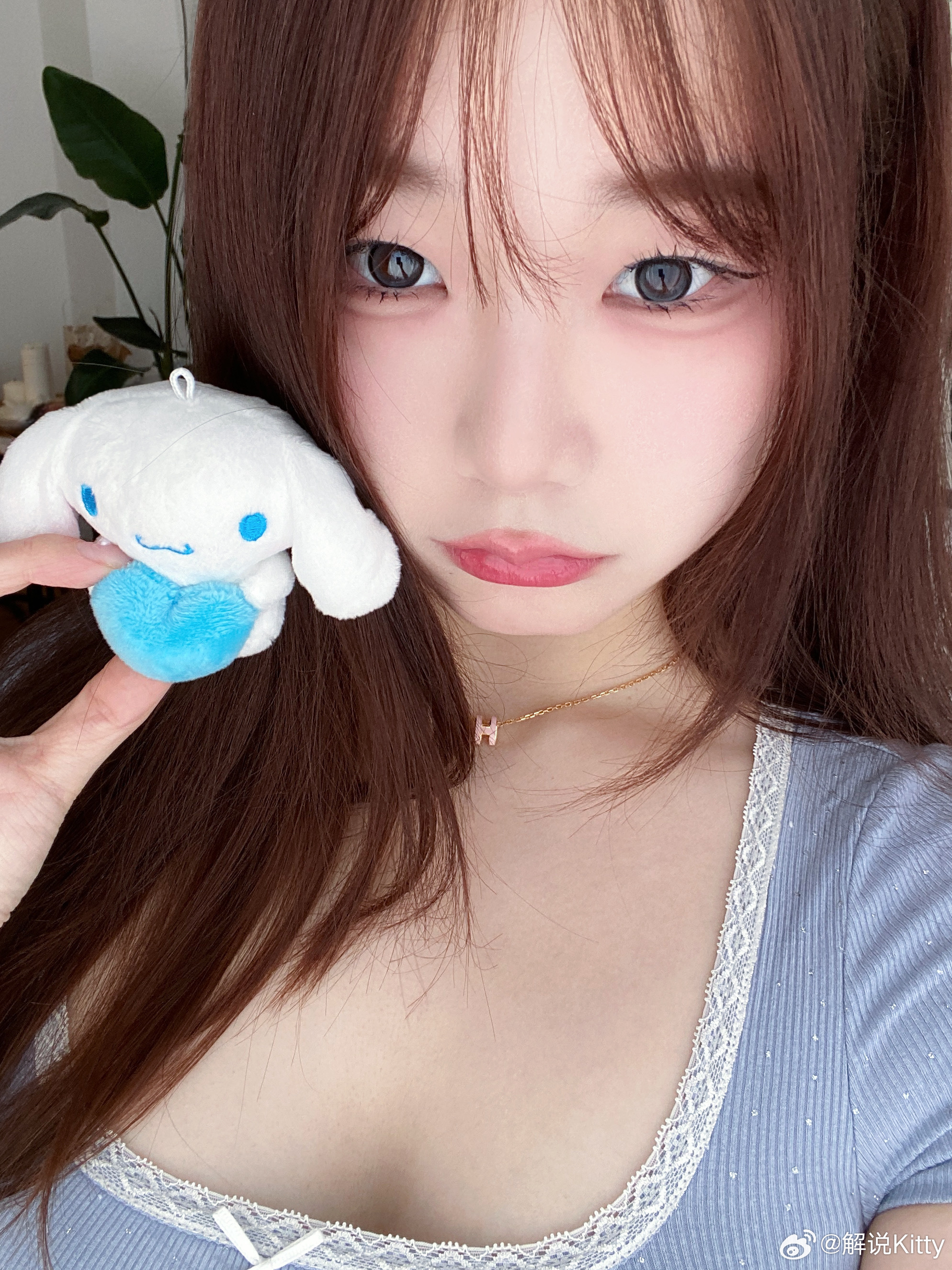 放开玉桂狗让我来！前解说kitty更博晒照：晚安