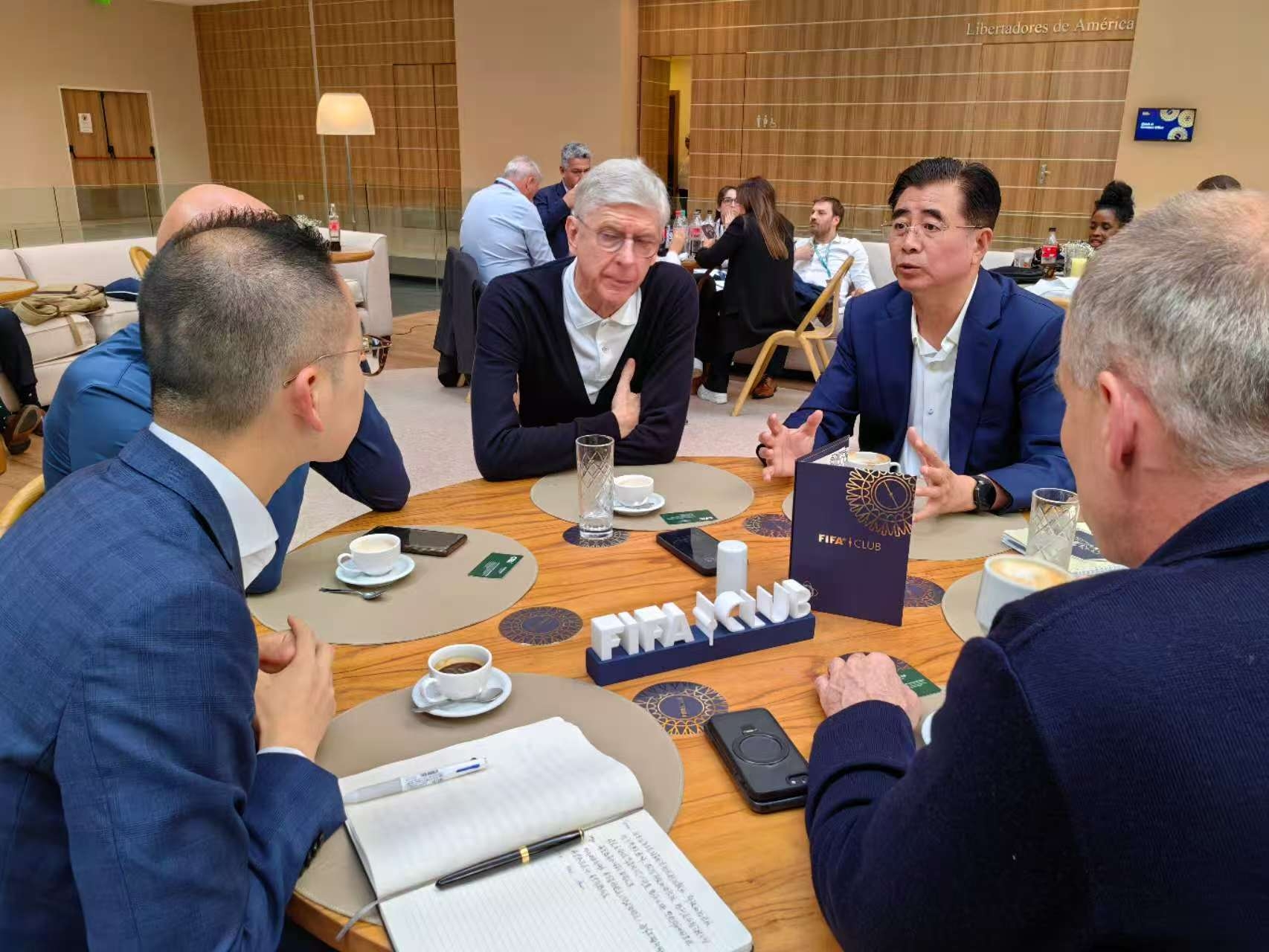 [有道理嘛?]北青体育：宋凯“取经”，温格表达了帮助中国足球的强烈意愿(图2)