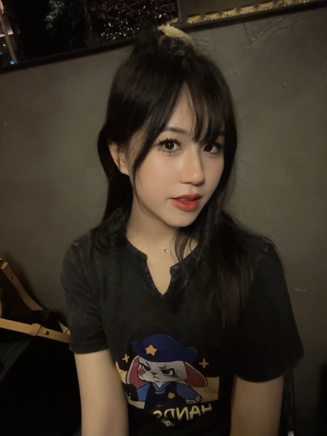有点像精神小妹！前LPL女解说suki晒照：比起吃饭 我更喜欢你