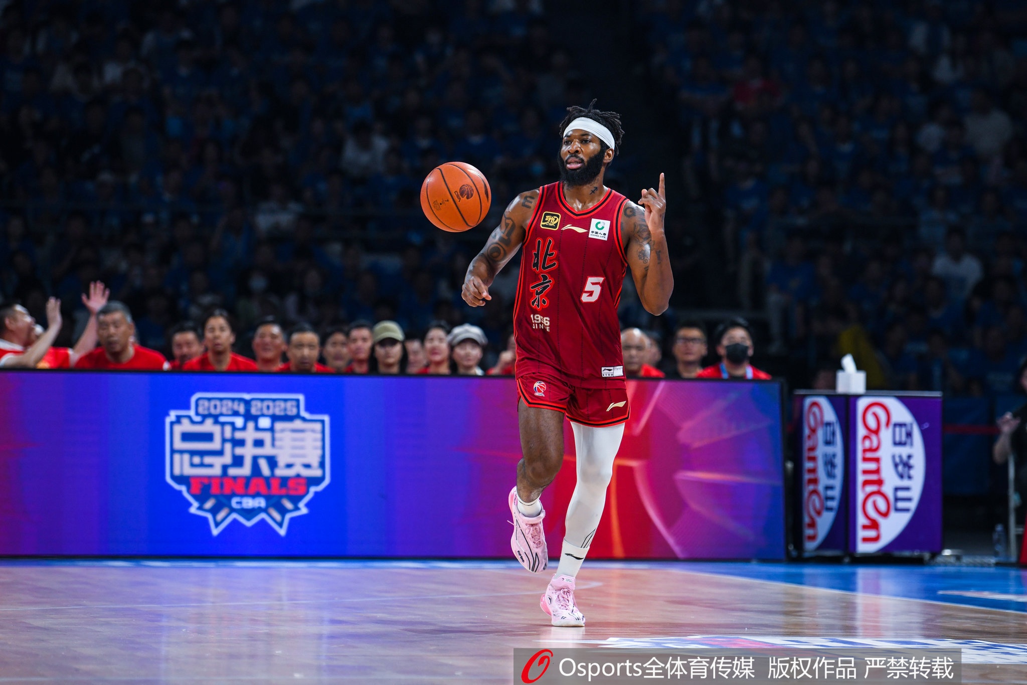 上赛季效力于北汽男篮的后卫外援杰曼 已经与球队续约