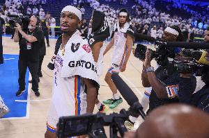 亚历山大被评为NBA最有价值球员并送队友劳力士手表