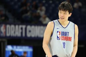 前NBA球员安德烈-米勒评价杨瀚森：尺寸高大，备受期待