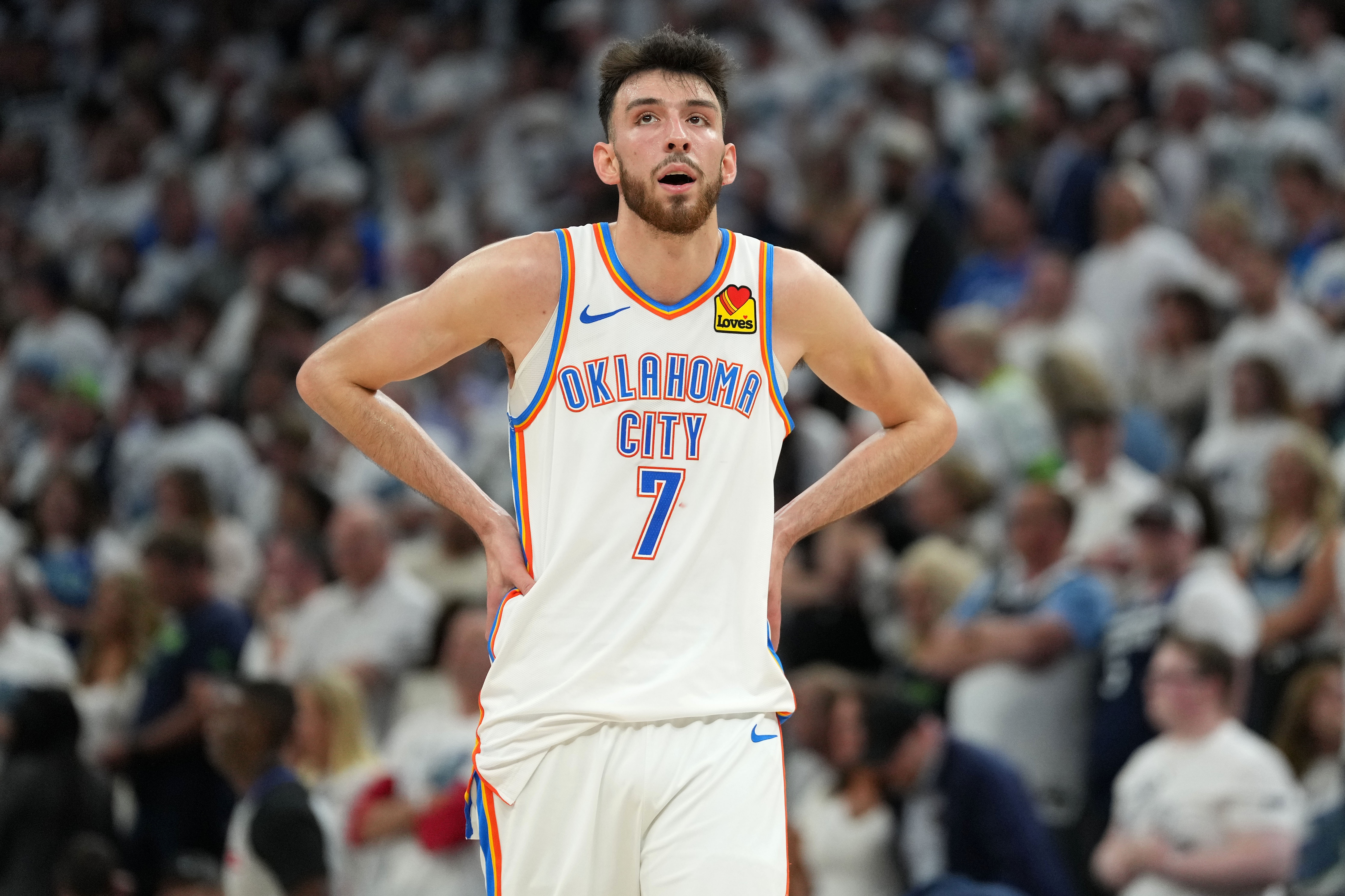 [NBA]亚历山大：我们并没有为切特设计太多战术 但他总是能影响比赛(图1)