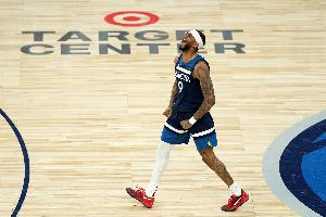 亚历山大-沃克签约老鹰，卢克-肯纳德加盟，老鹰连续四季附加赛